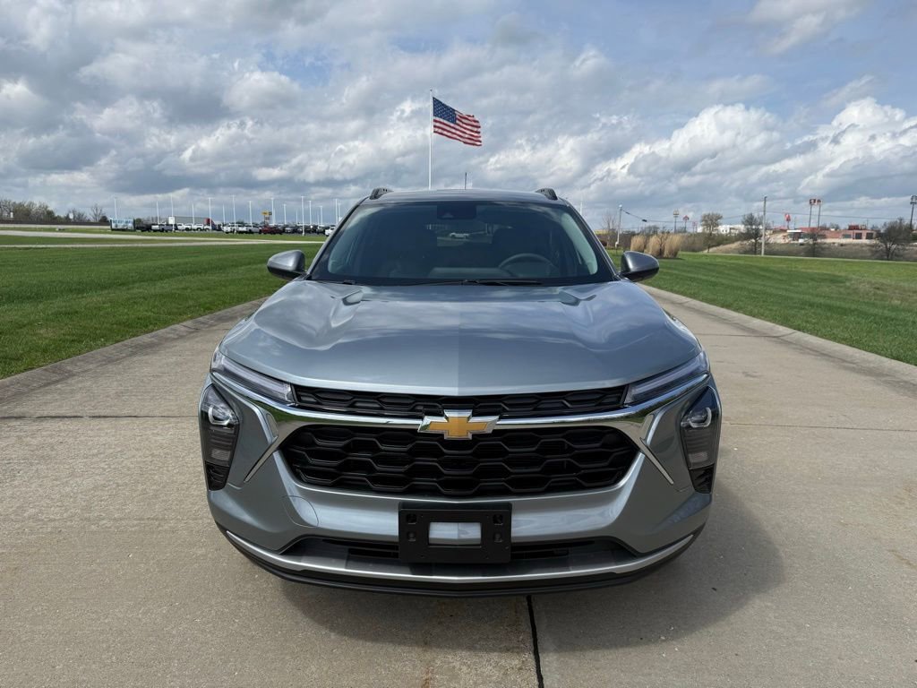 Used 2025 Chevrolet Trax LT image 10