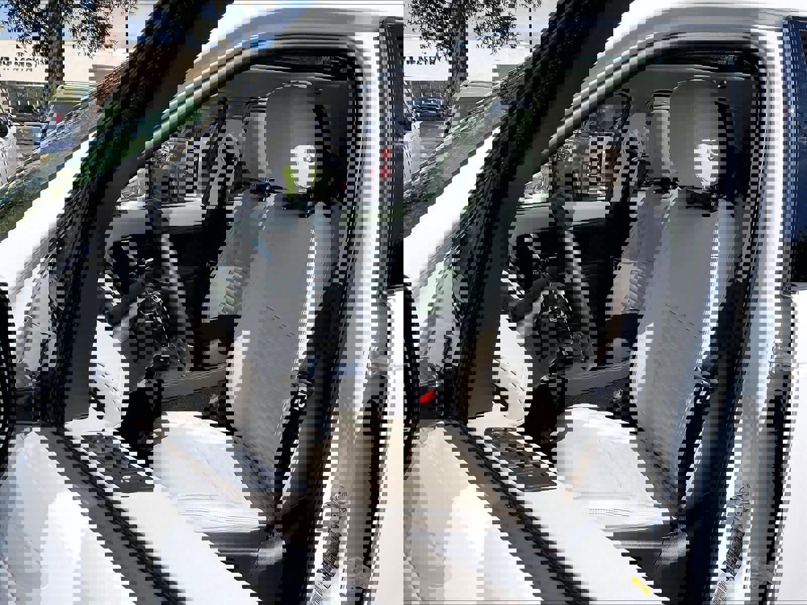 Used 2025 Land Rover Discovery Sport S image 26