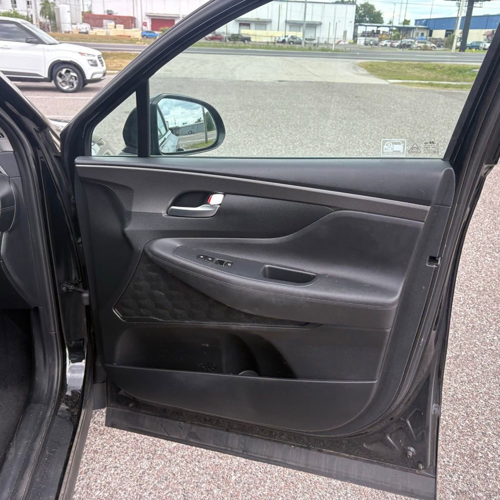 Used 2020 Hyundai Santa Fe SE FWD image 17