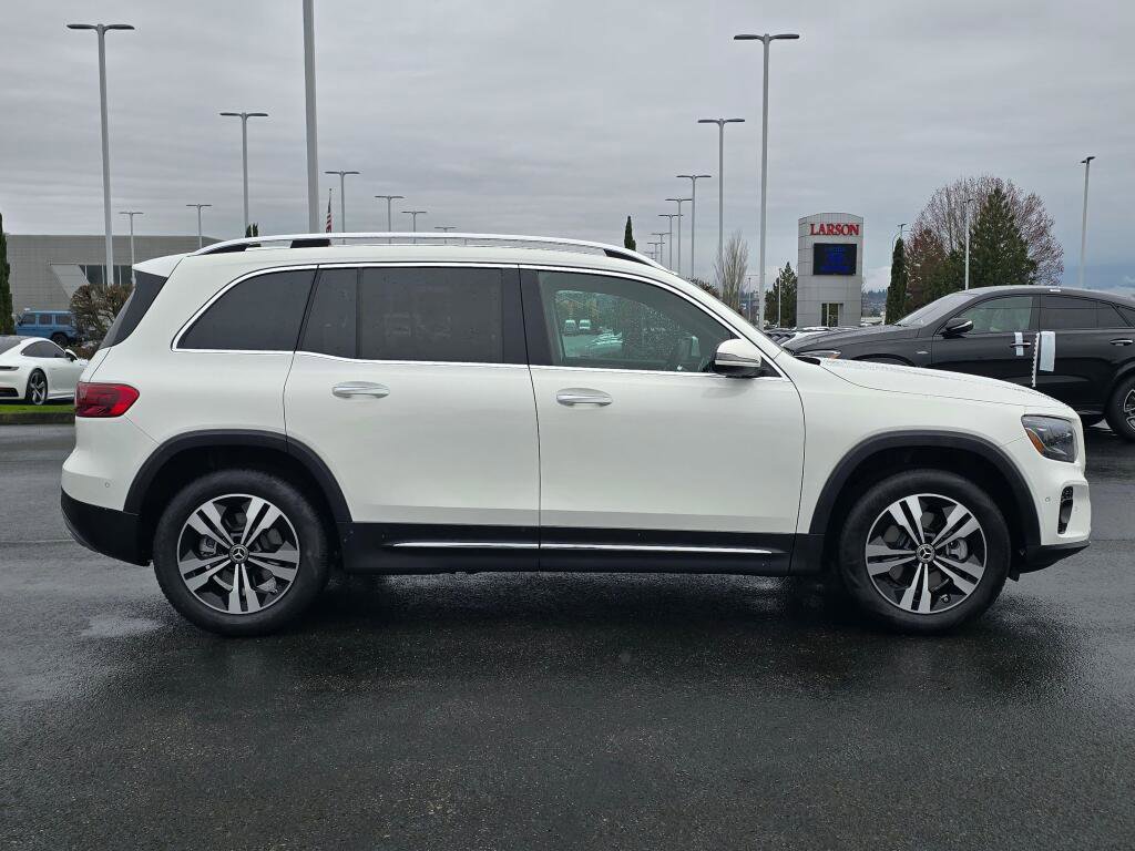 Used 2025 Mercedes-Benz GLB 250 4MATIC image 7