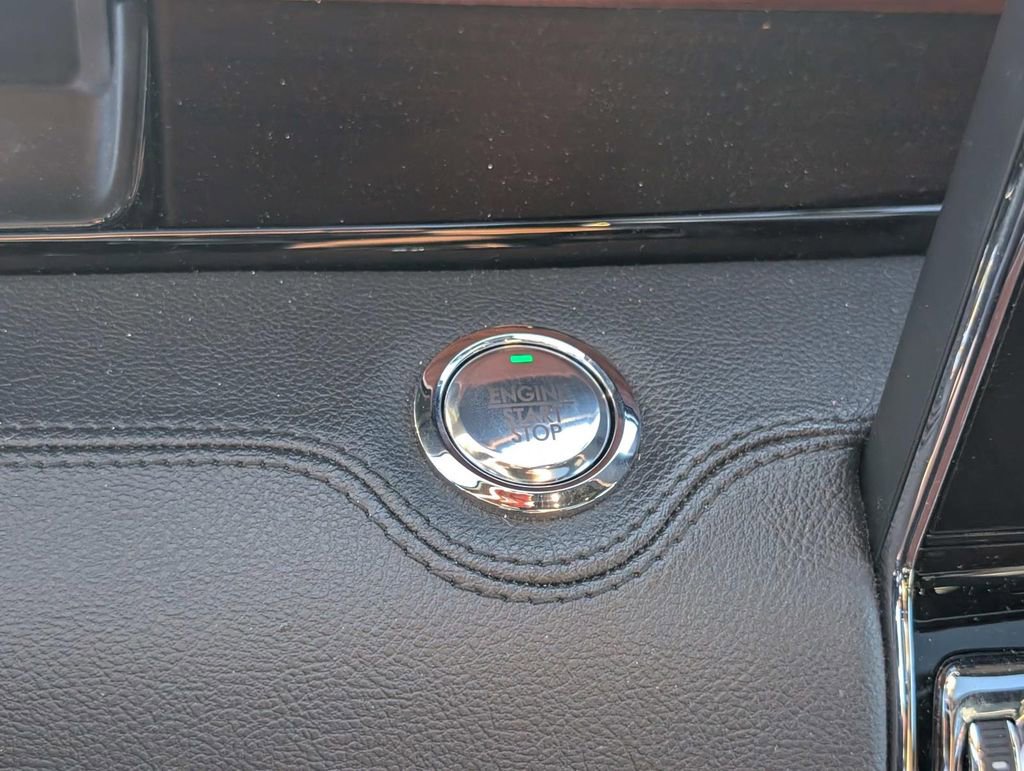 Used 2024 Lincoln Navigator Reserve image 30