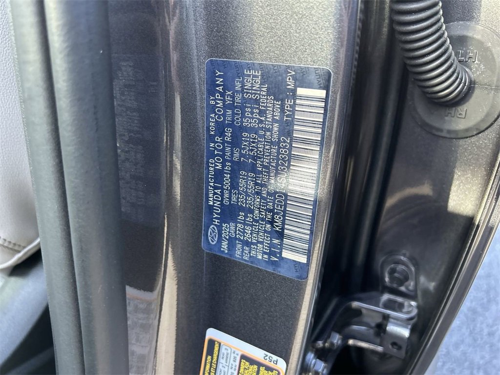 Used 2025 Hyundai Tucson Limited image 35