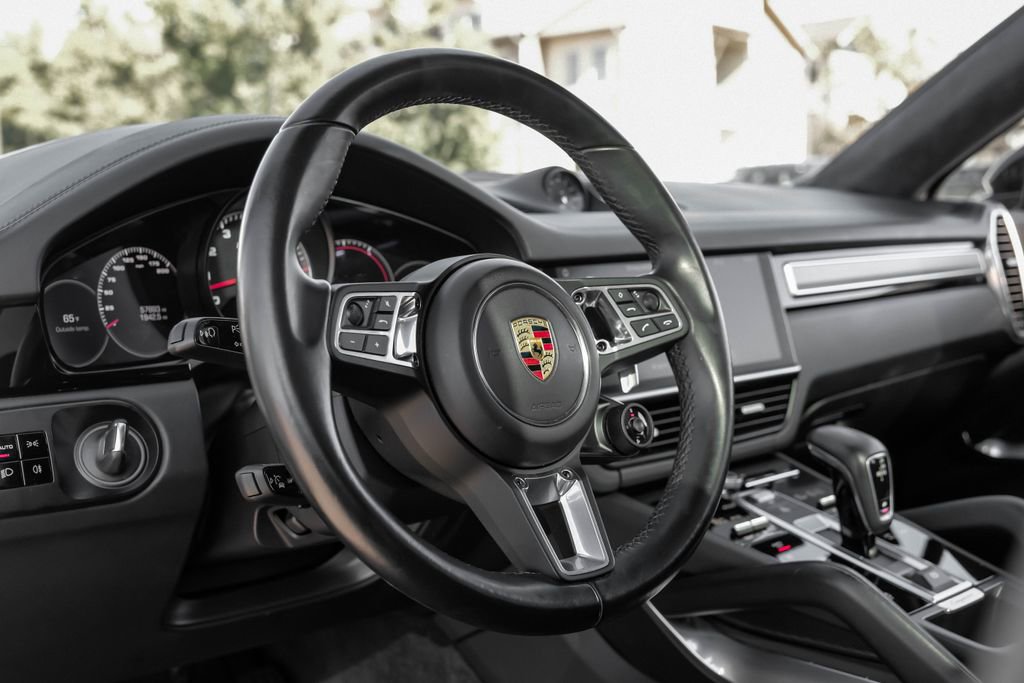 Used 2020 Porsche Cayenne Turbo image 14