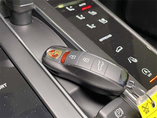 Used 2025 Porsche Macan image 50