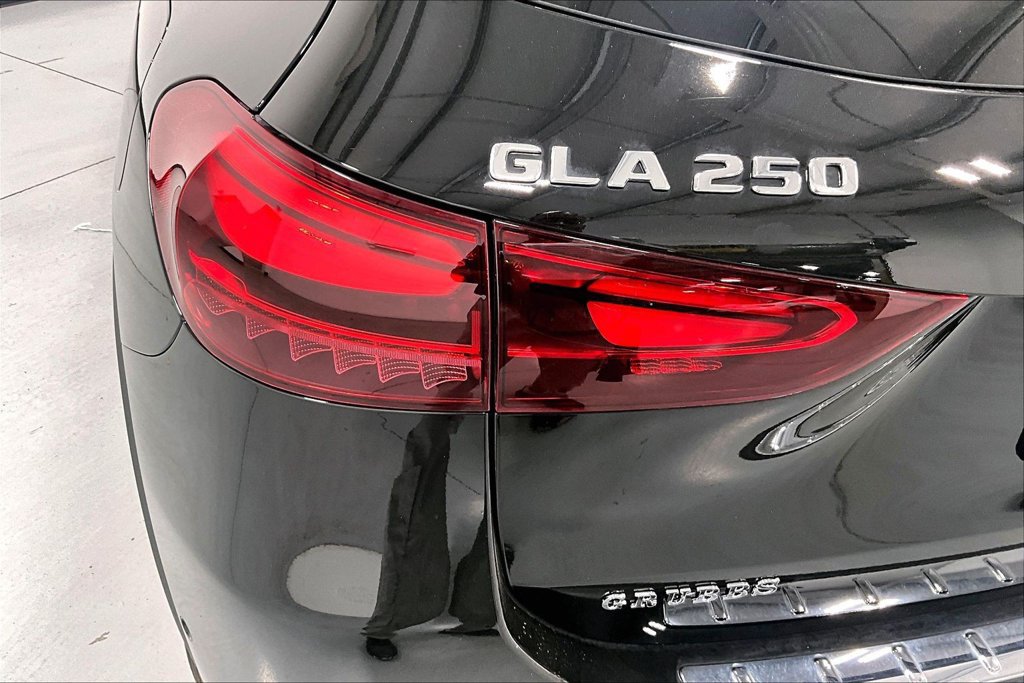 Used 2025 Mercedes-Benz GLA 250 4MATIC image 30
