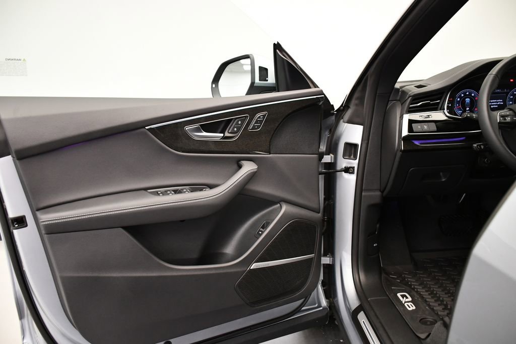 Used 2025 Audi Q8 Premium Plus image 31