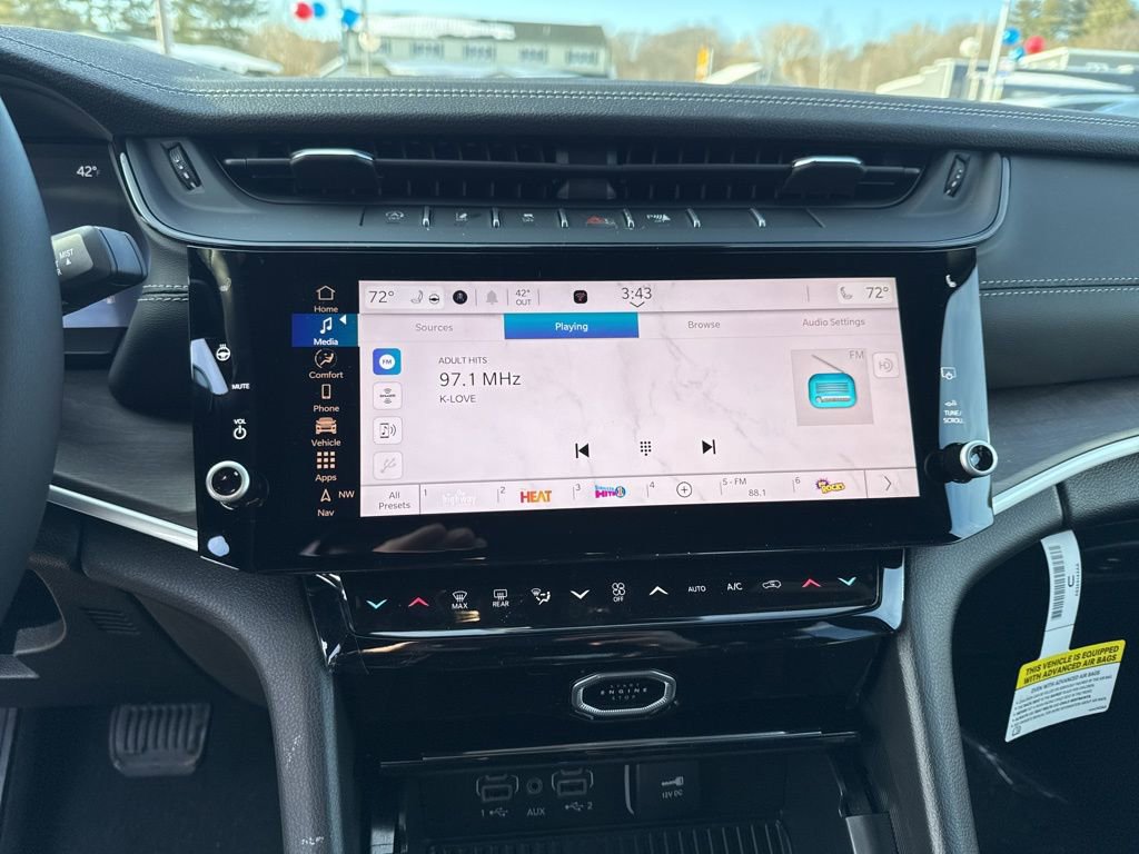 New 2026 Jeep Grand Cherokee Laredo image 12