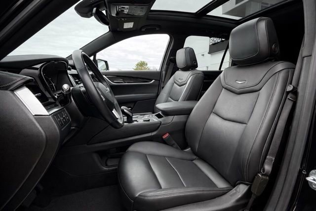 Used 2023 Cadillac XT6 Premium Luxury image 13