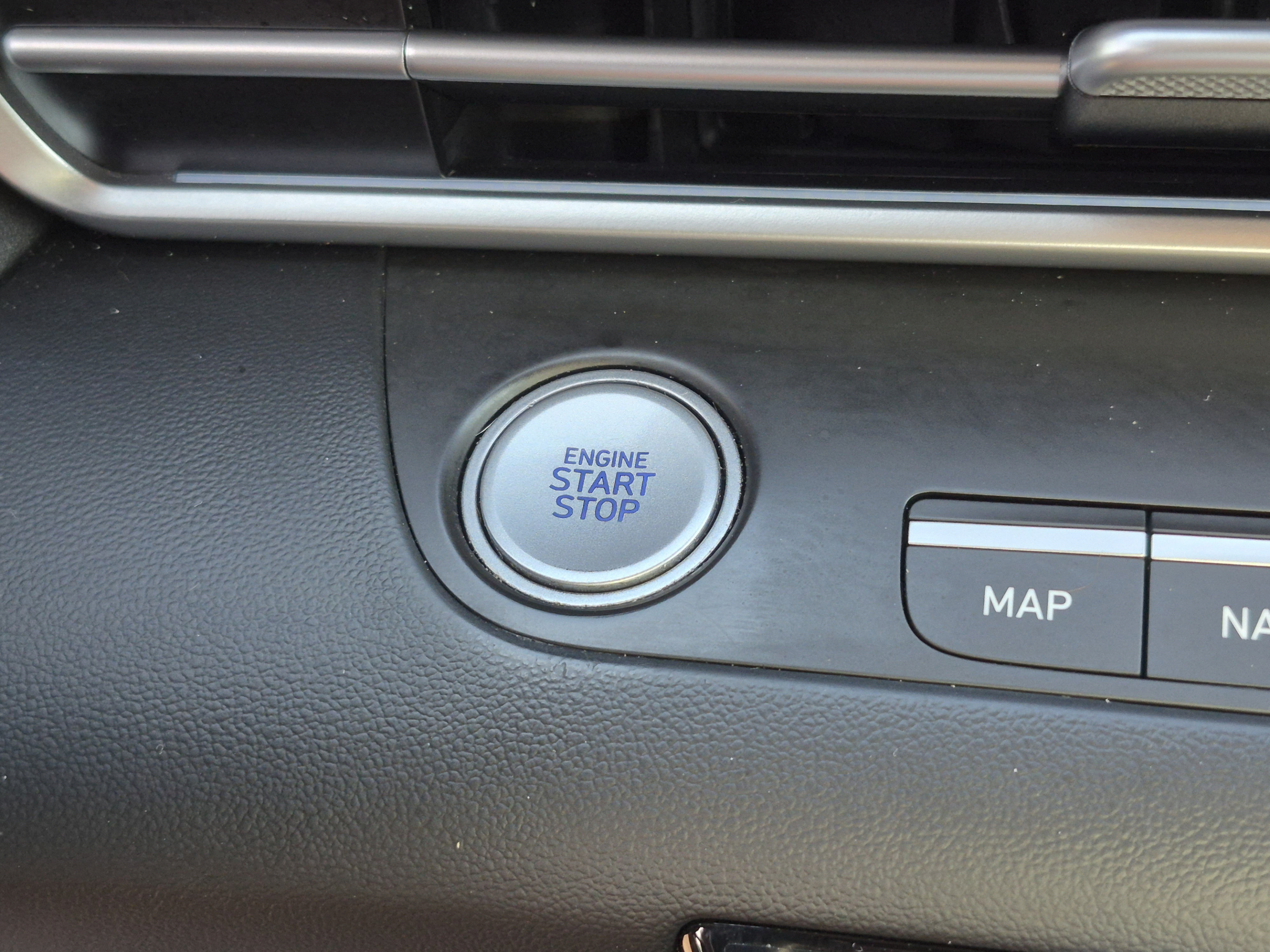 Used 2024 Hyundai Elantra SEL FWD image 31