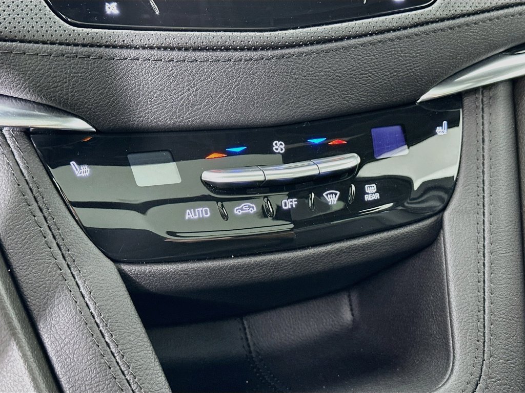 New 2026 Cadillac XT5 Premium Luxury w/ LPO, Floor Liner Package AWD/4WD image 20