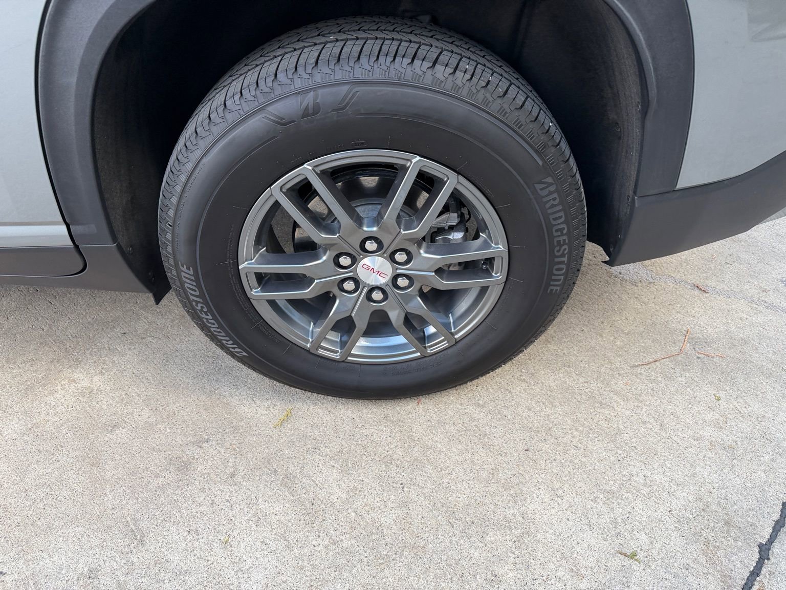 Used 2025 GMC Acadia Elevation image 37