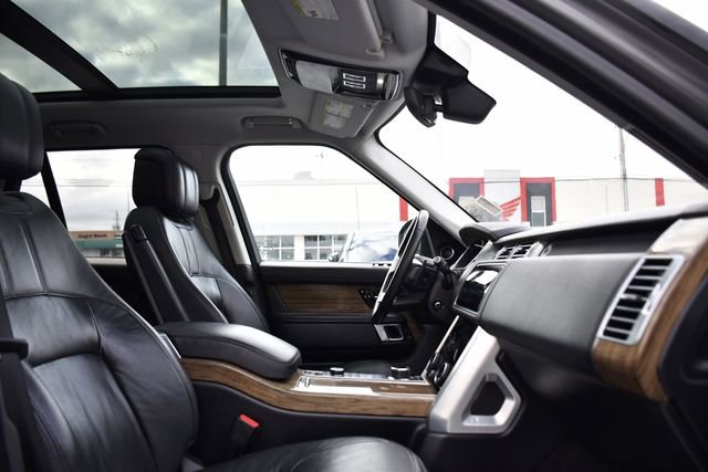 Used 2019 Land Rover Range Rover image 30
