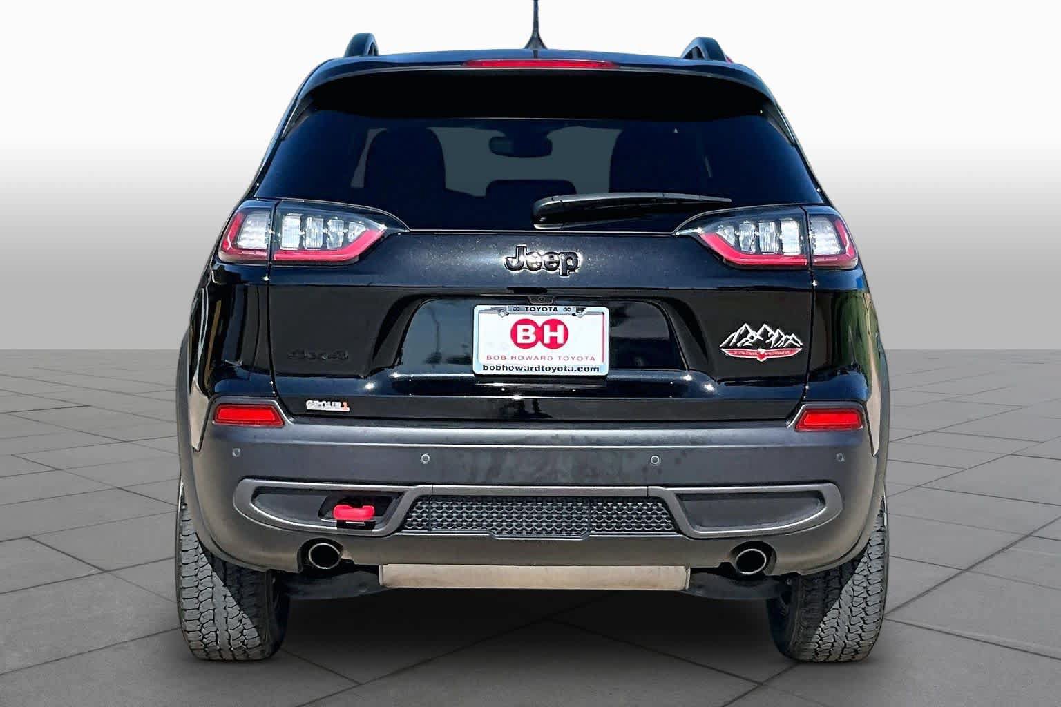 Used 2023 Jeep Cherokee Trailhawk w/ Premium Leather Package AWD/4WD image 5