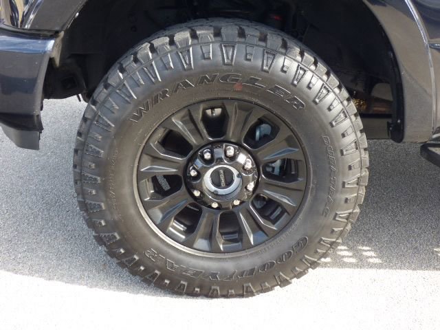 Used 2022 Ford F350 Platinum w/ Tremor Off-Road Package image 9