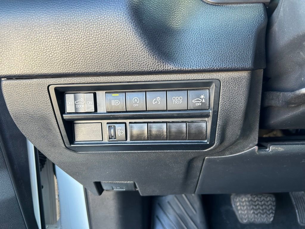Used 2023 Toyota Tundra SR5 w/ SR5 Convenience Package AWD/4WD image 25