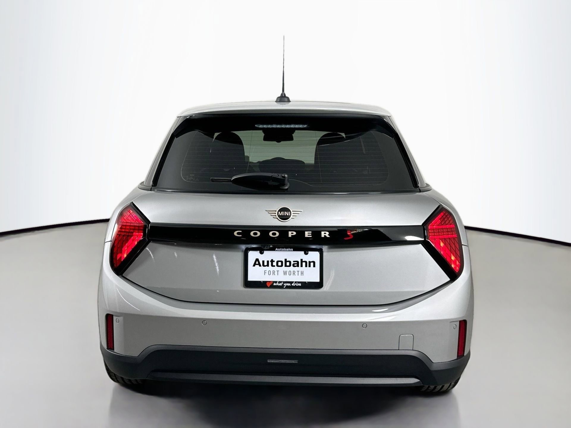 Certified 2025 MINI Cooper S image 6