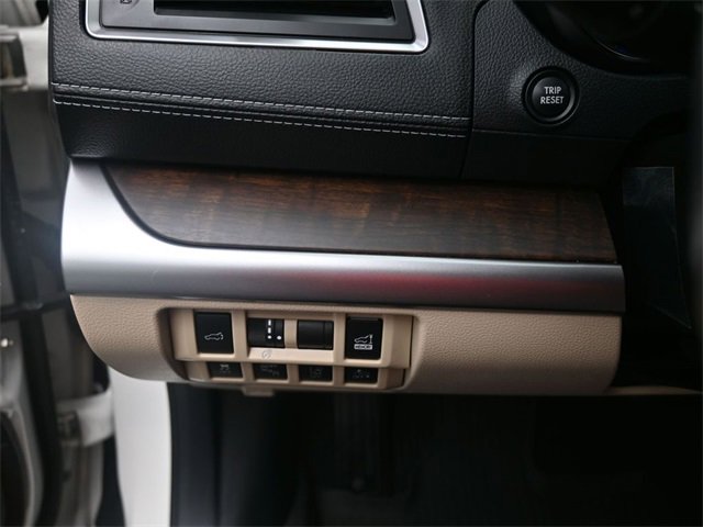 Used 2019 Subaru Outback 2.5i Limited w/ Popular Package #2 image 17