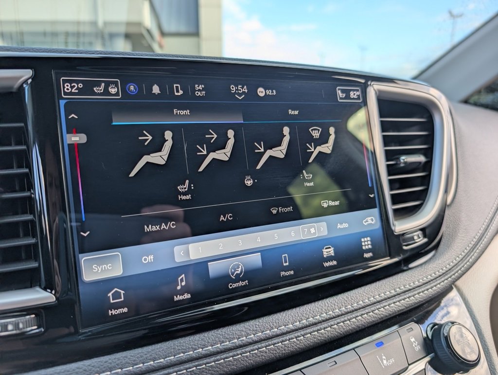 Used 2024 Chrysler Pacifica Touring-L w/ Road Tripper Package image 25