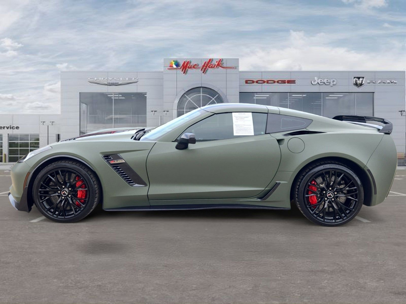 Used 2015 Chevrolet Corvette Z06 w/ 3LZ Preferred Equipment Group image 2