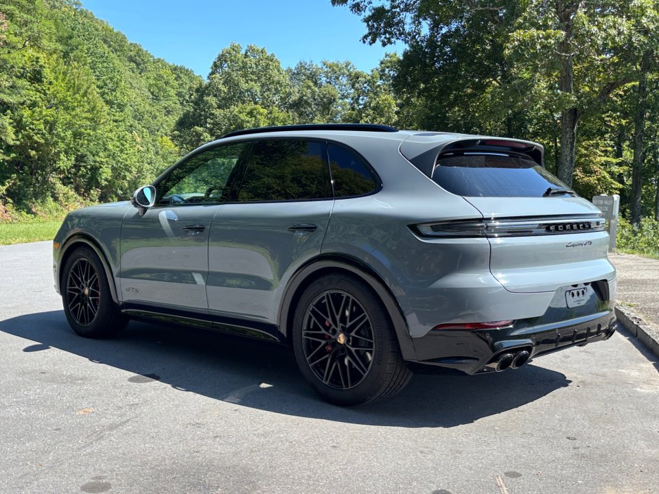 New 2025 Porsche Cayenne GTS image 3
