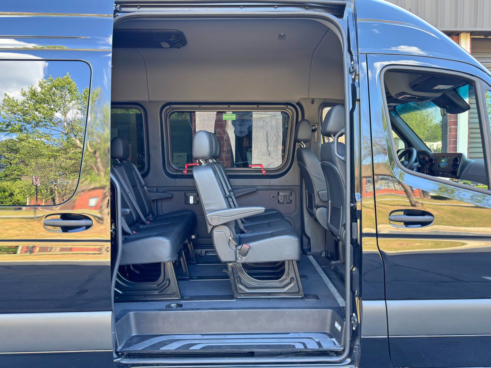 Used 2024 Mercedes-Benz Sprinter 2500 image 37