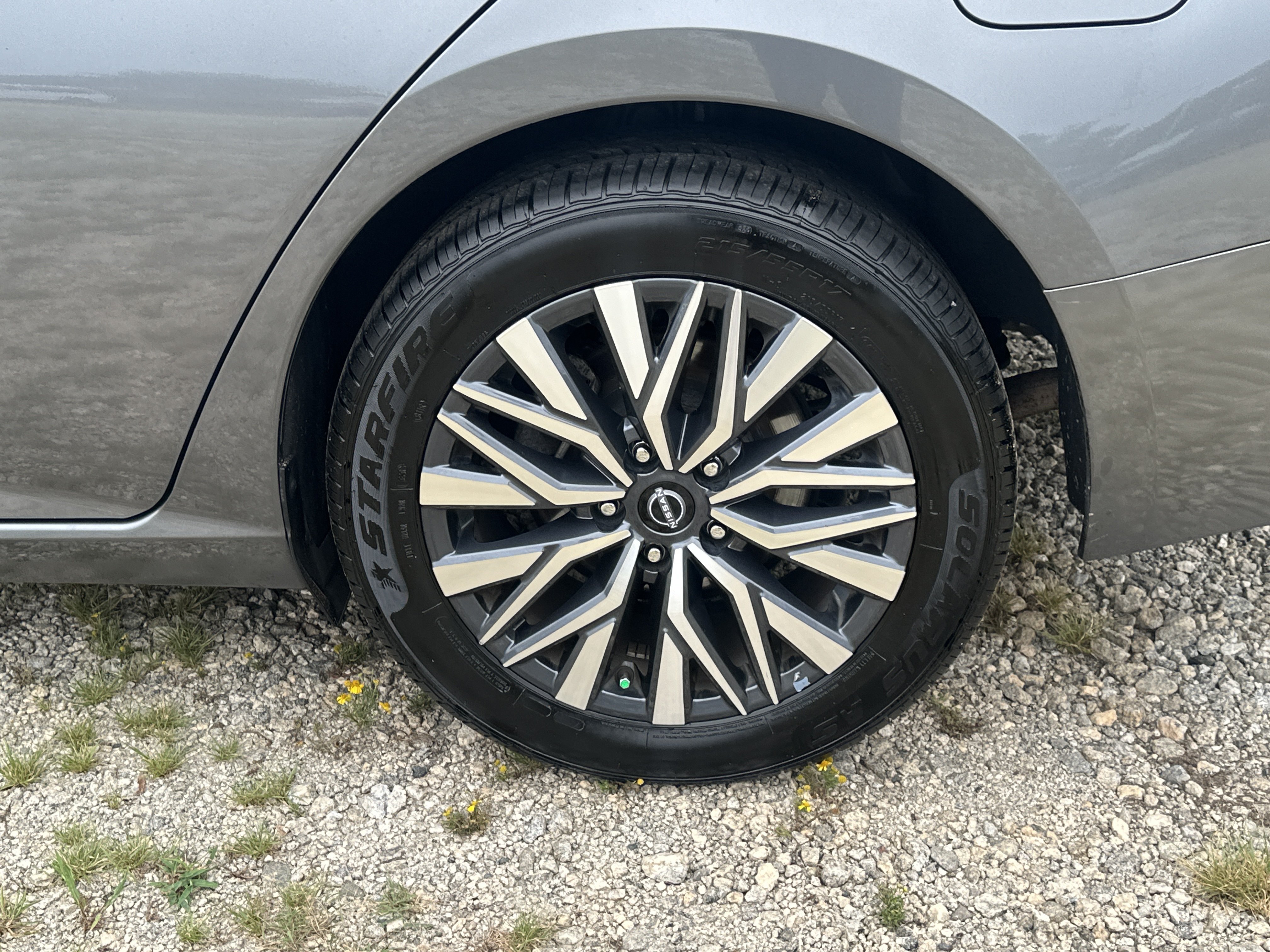 Used 2024 Nissan Altima 2.5 SV FWD image 19