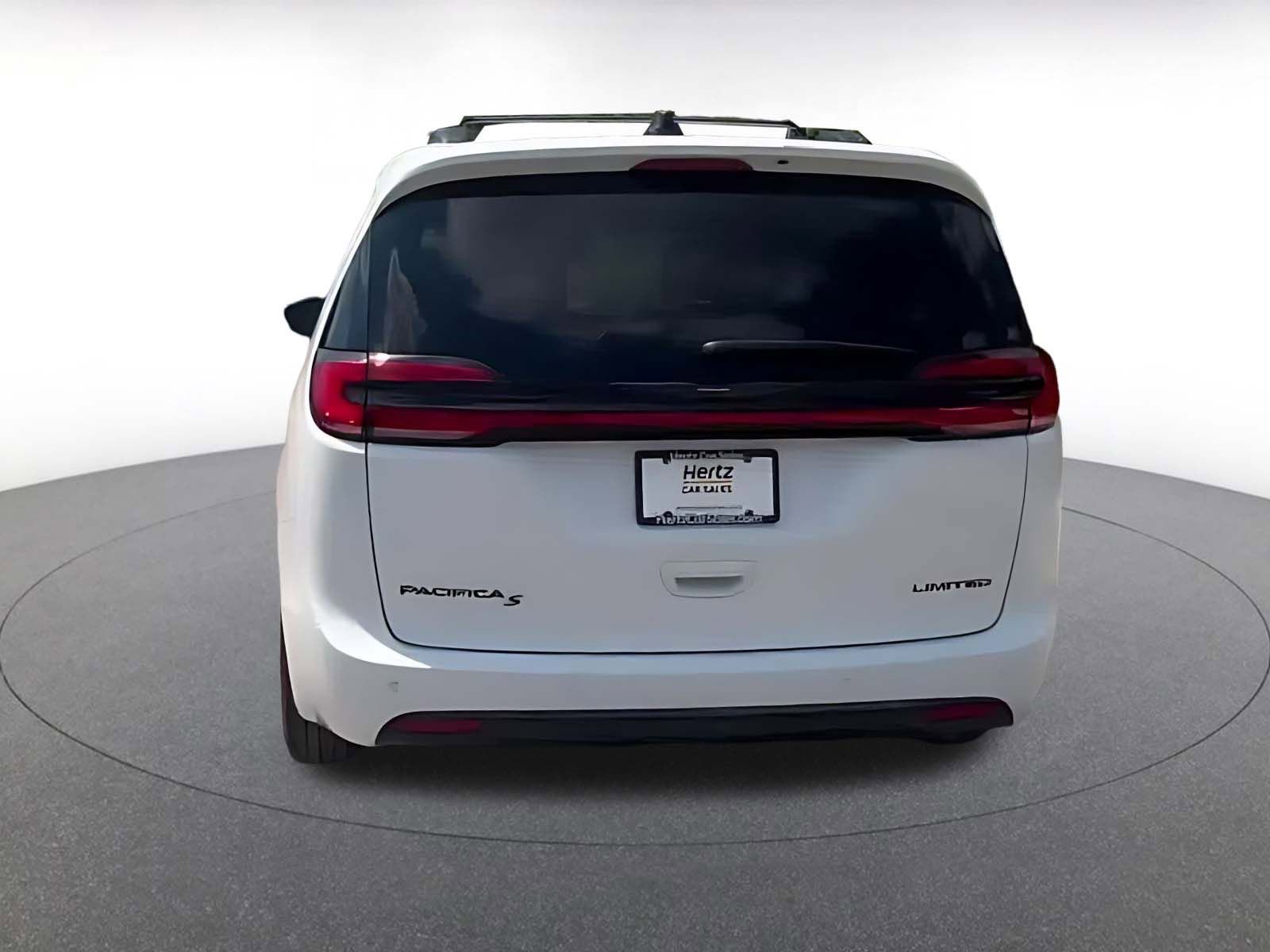 Used 2025 Chrysler Pacifica Limited FWD image 12