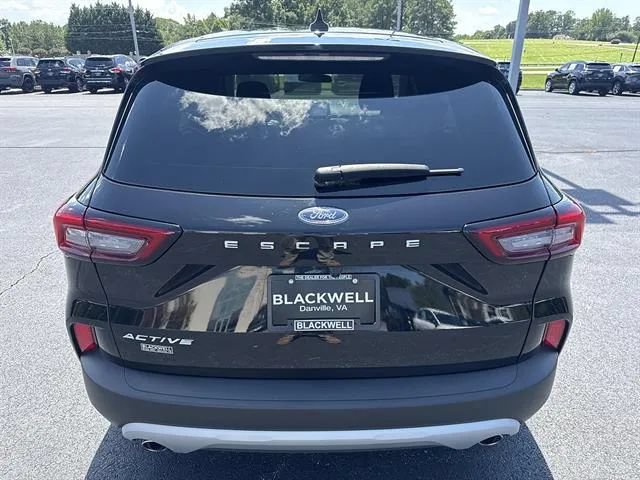Used 2025 Ford Escape Active w/ Cold Weather Package FWD image 6