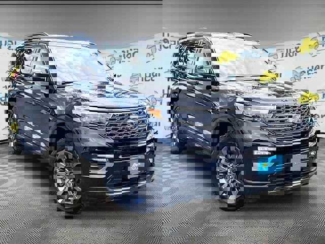 Used 2024 Ford Explorer XLT w/ Equipment Group 202A AWD/4WD image 1