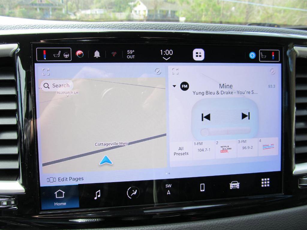 Used 2023 Chrysler Voyager LX image 62