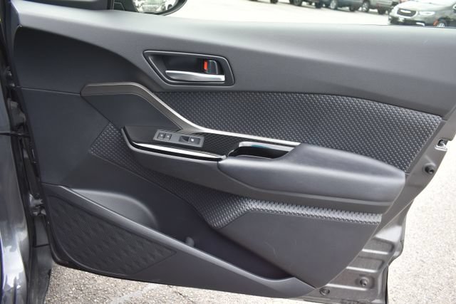 Used 2019 Toyota C-HR XLE FWD image 37