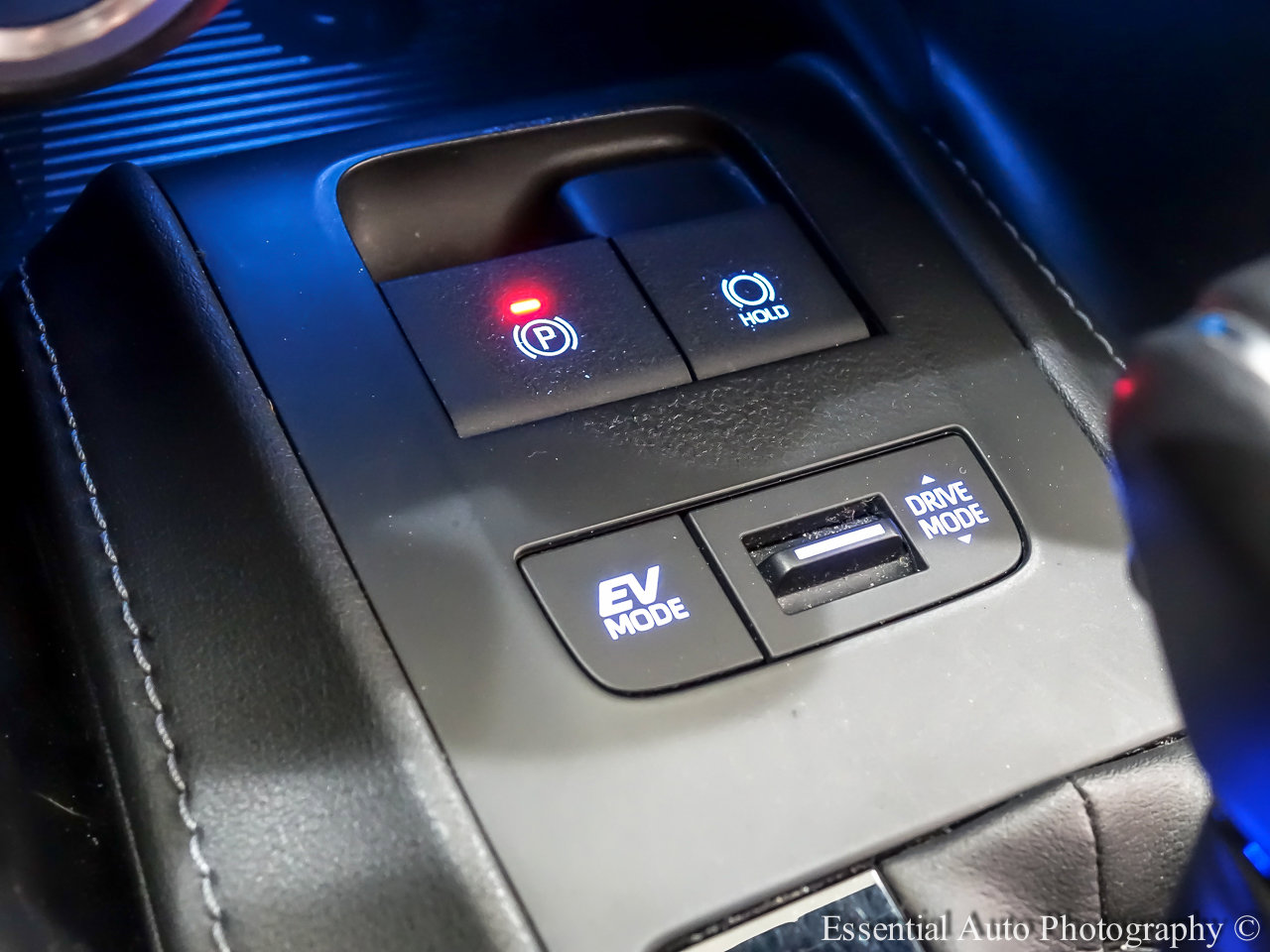 Used 2022 Toyota Venza LE image 23