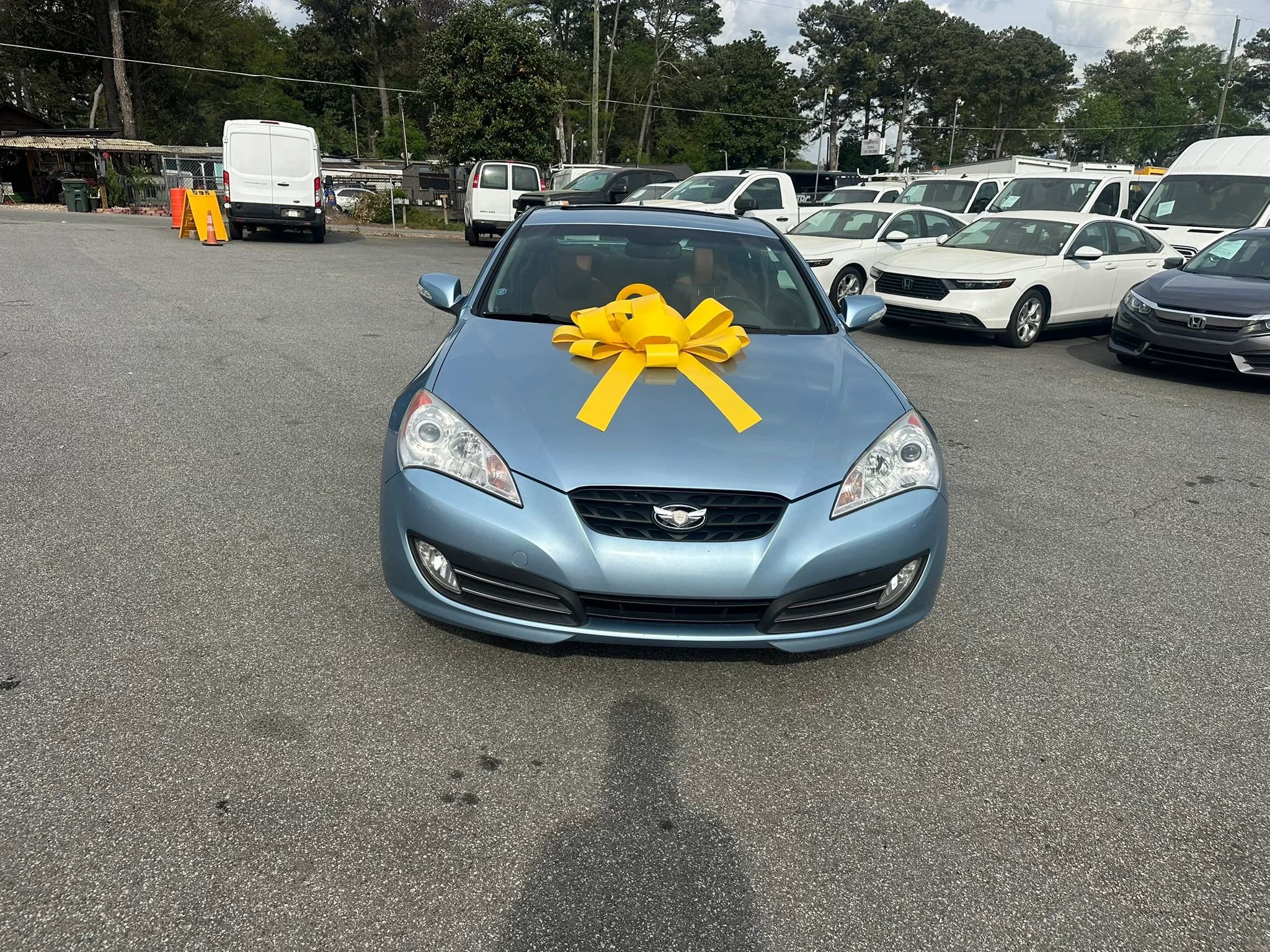 Used 2011 Hyundai Genesis 3.8 image 3