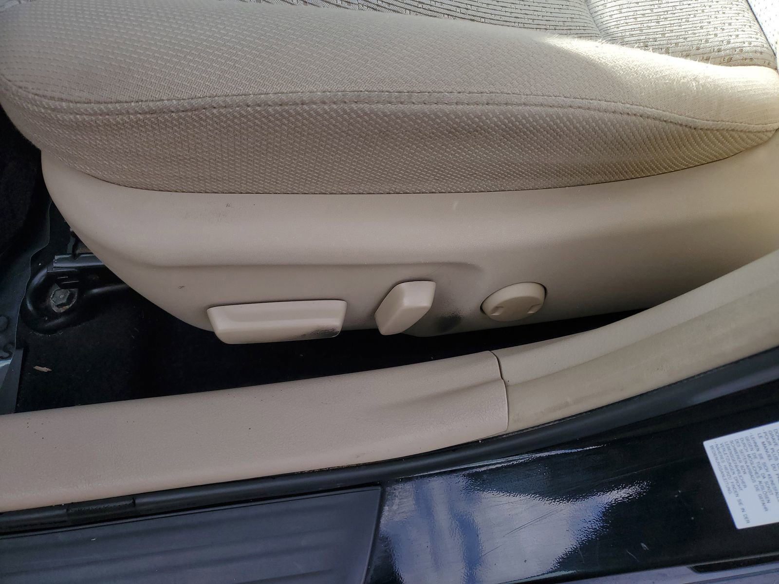 Used 2012 Toyota Camry LE image 18