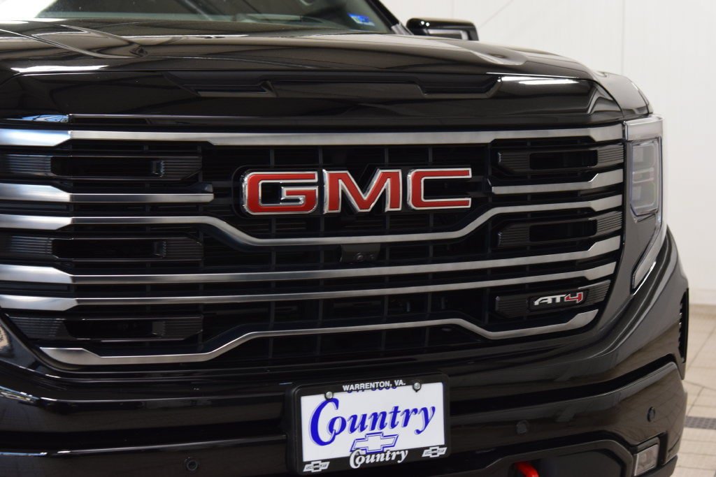 Used 2025 GMC Sierra 1500 AT4 w/ AT4 Premium Package AWD/4WD image 11