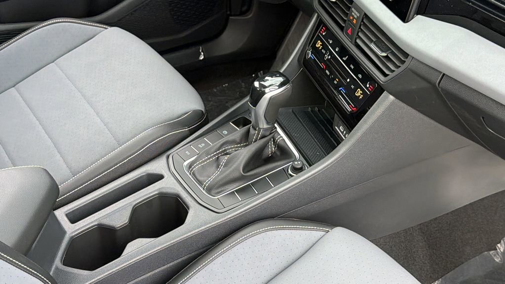 New 2026 Volkswagen Jetta SE FWD image 10