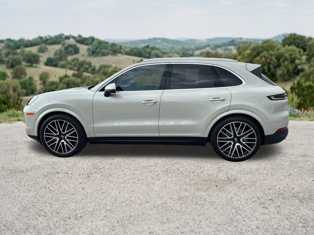 Used 2024 Porsche Cayenne AWD/4WD image 5