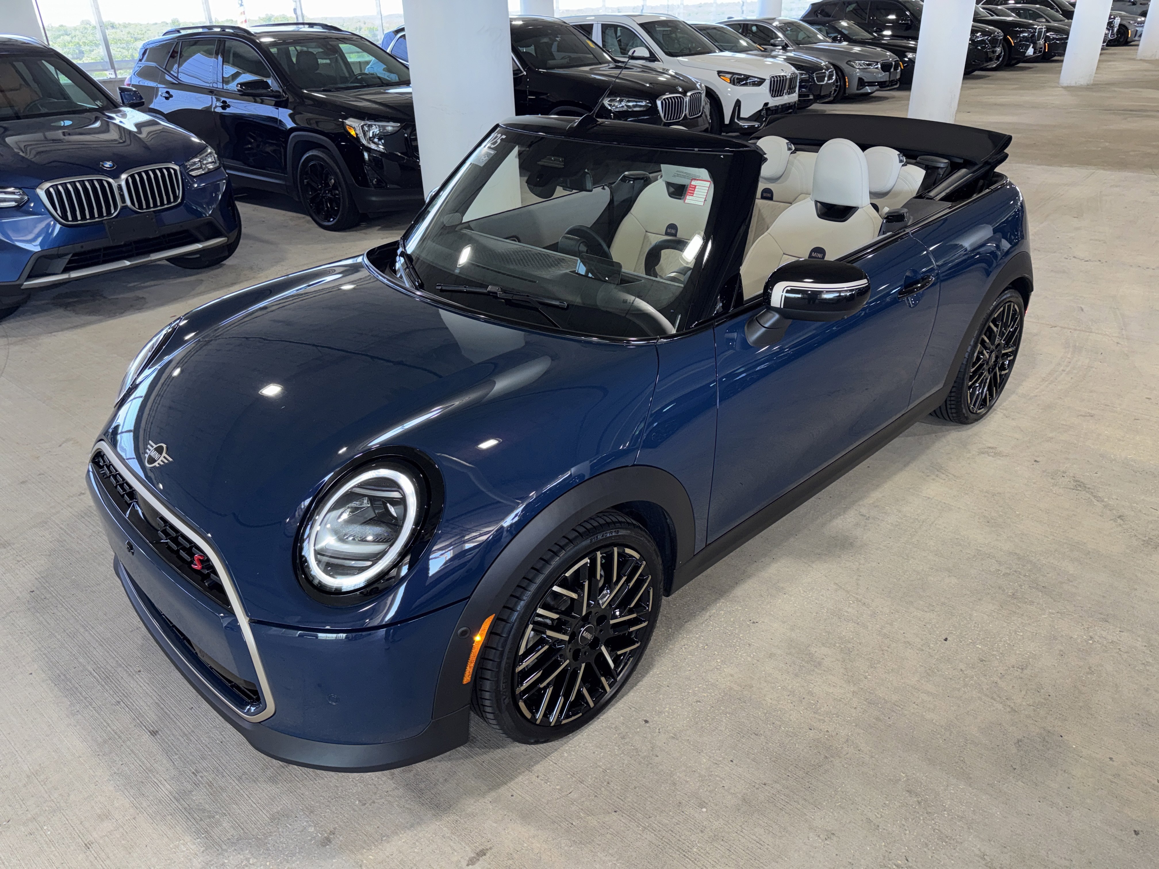Used 2025 MINI Cooper S FWD image 33