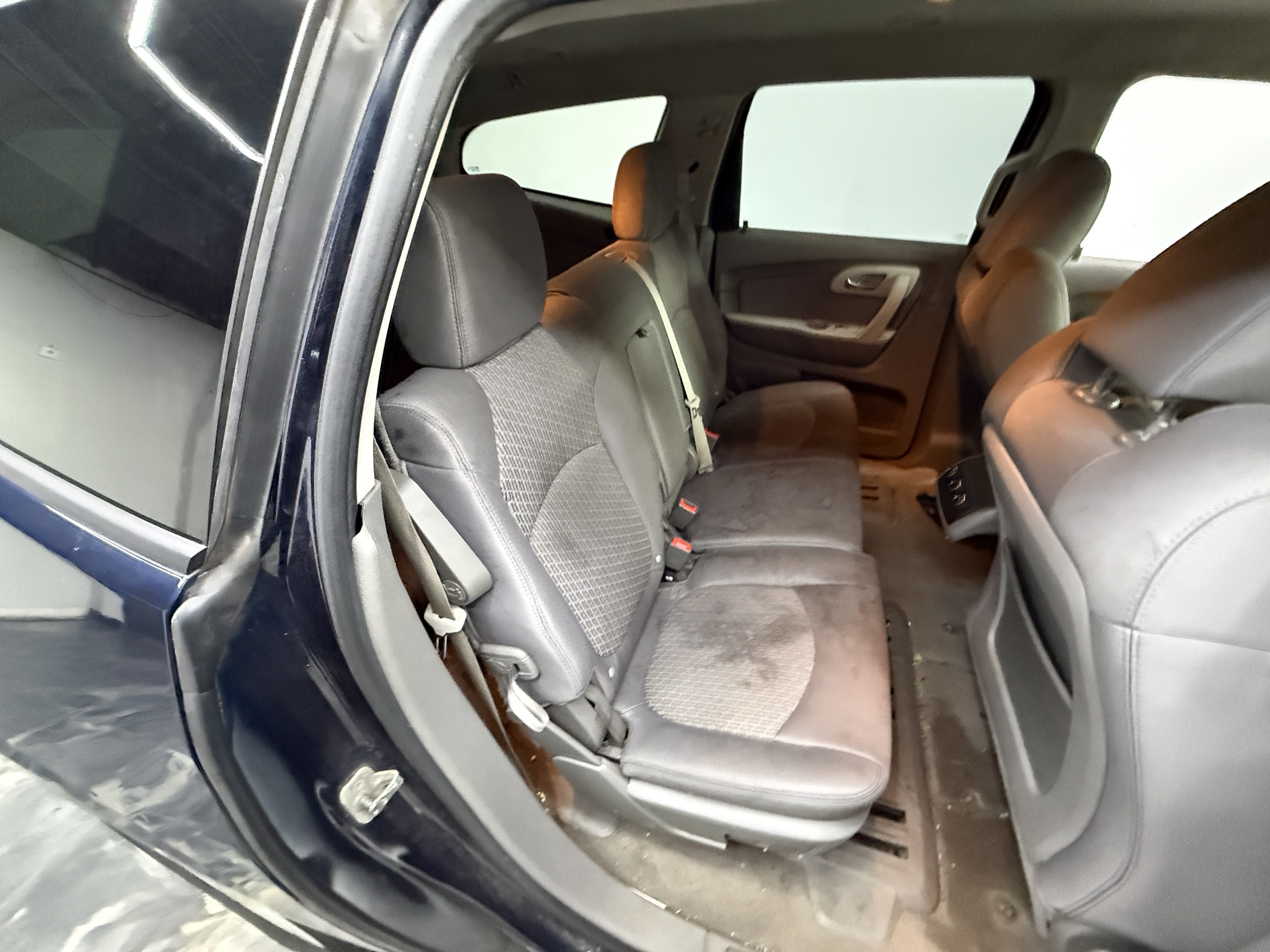 Used 2011 Chevrolet Traverse LS FWD image 12