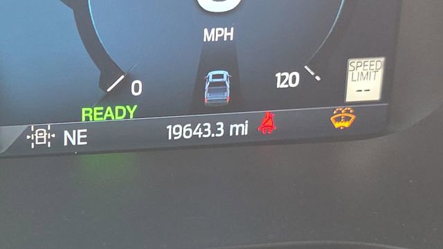 Used 2025 Ford F150 Lariat w/ Equipment Group 501A Mid image 12