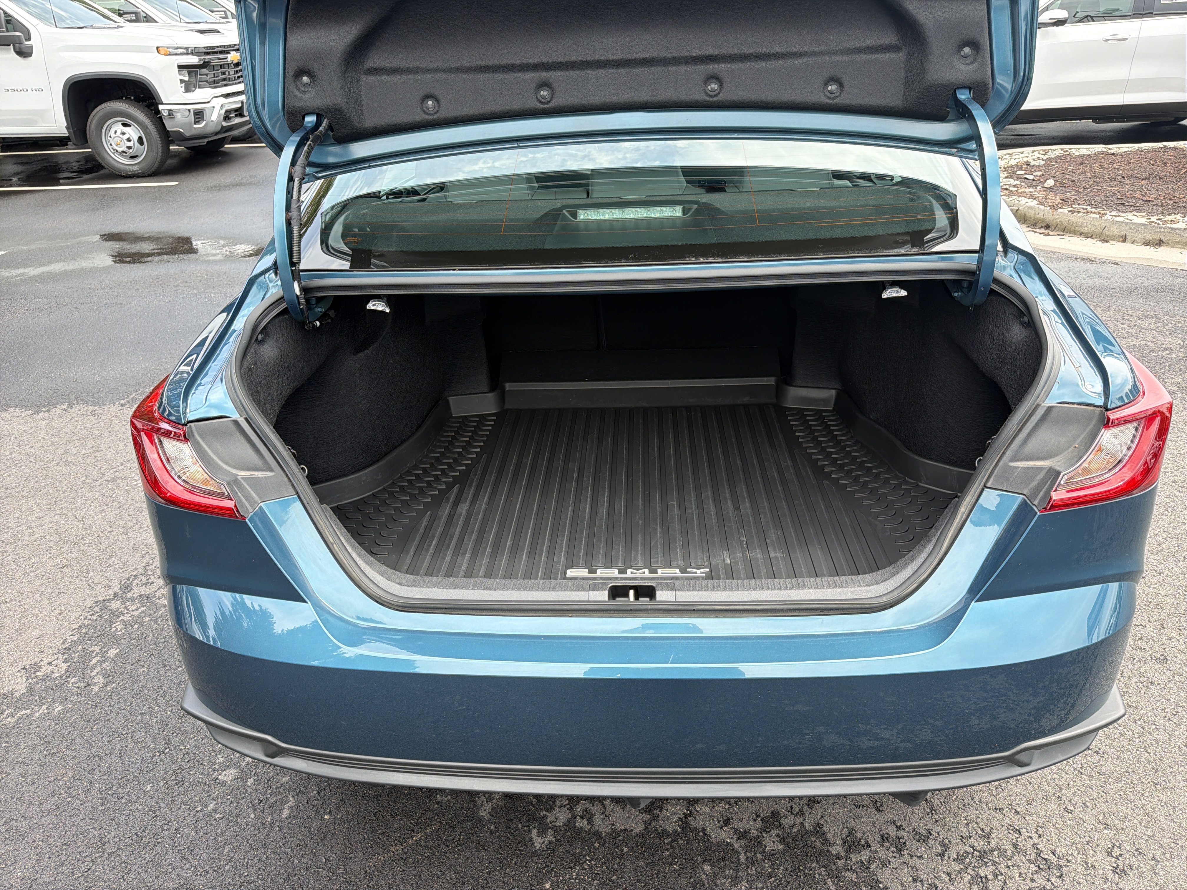 Used 2025 Toyota Camry SE FWD image 33