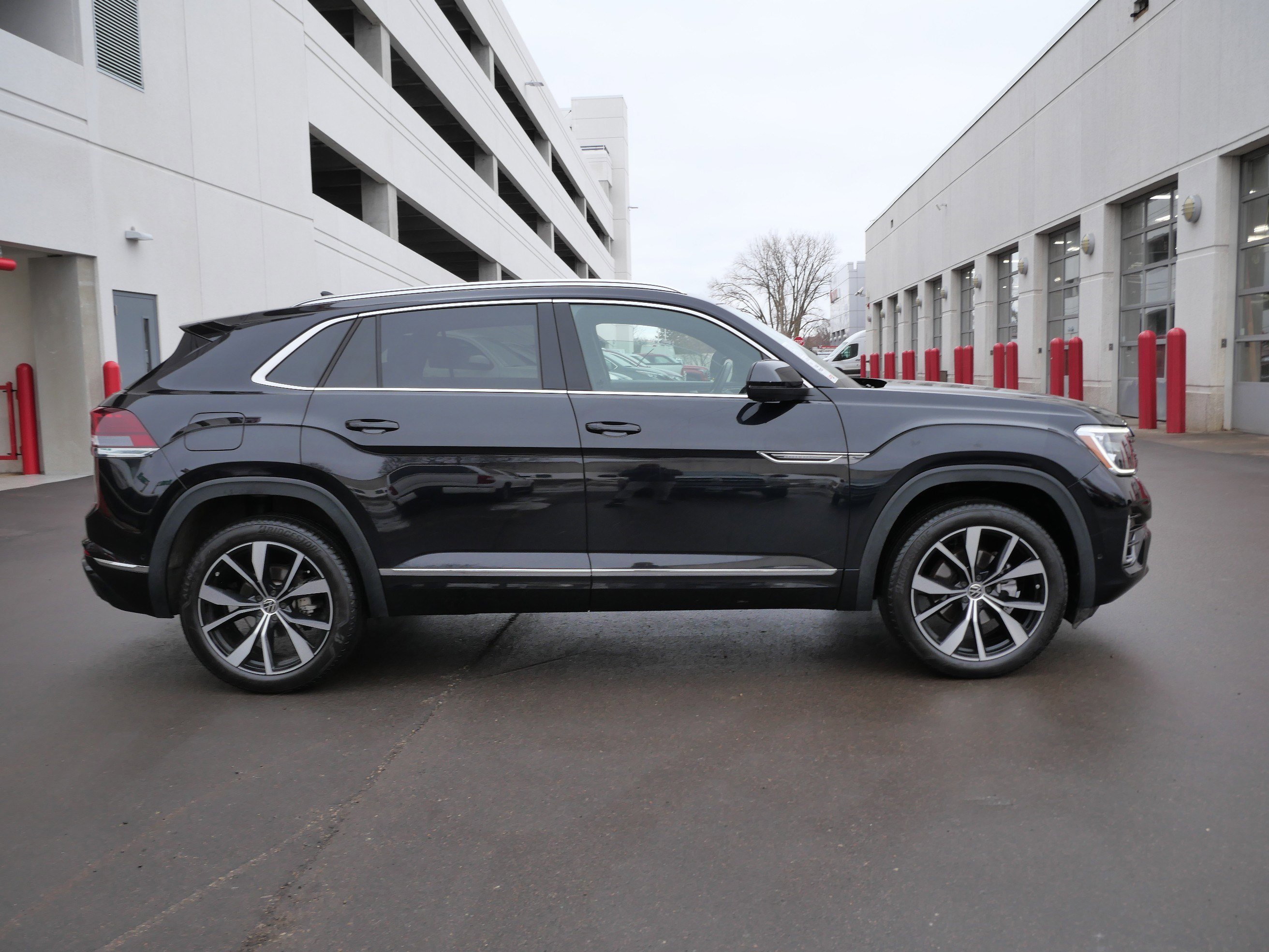 Used 2024 Volkswagen Atlas Cross Sport SEL Premium R-Line image 15