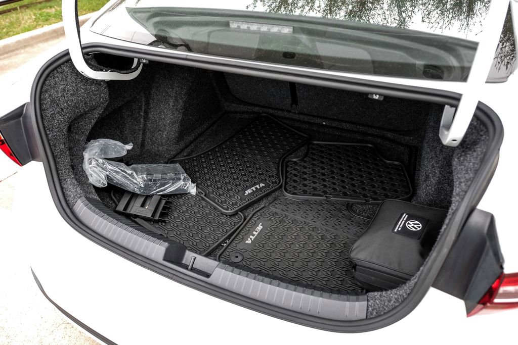 Used 2022 Volkswagen Jetta Sport image 59