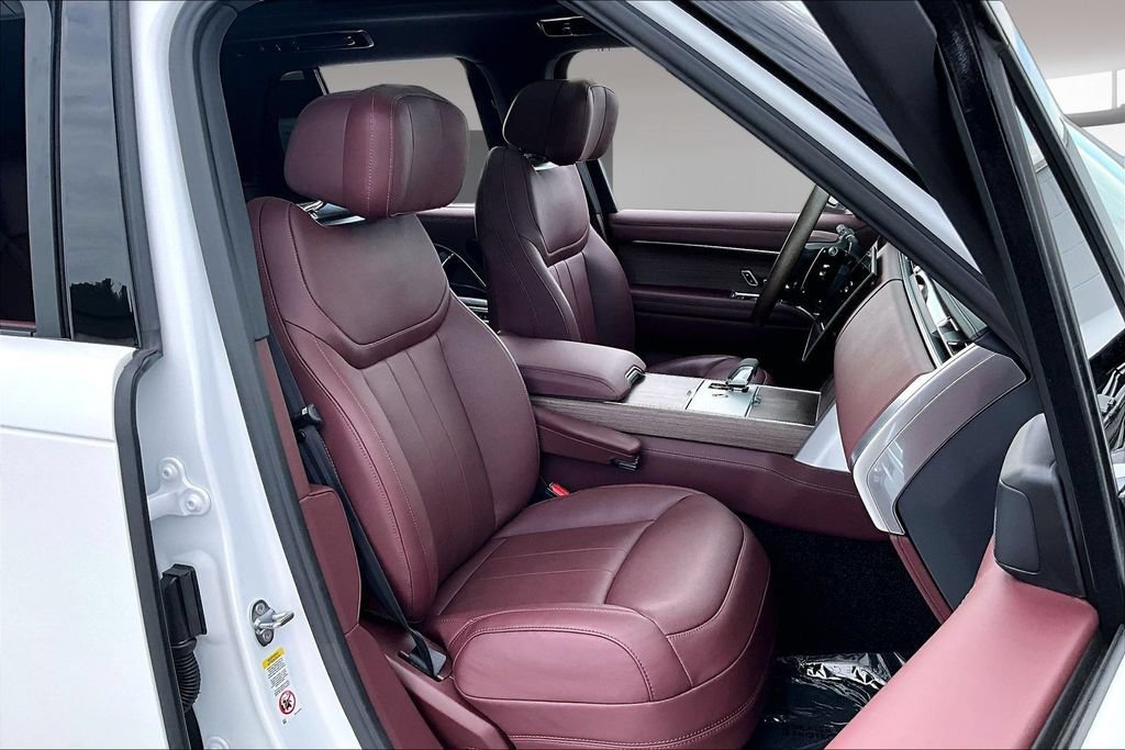 Certified 2025 Land Rover Range Rover Autobiography AWD/4WD image 27