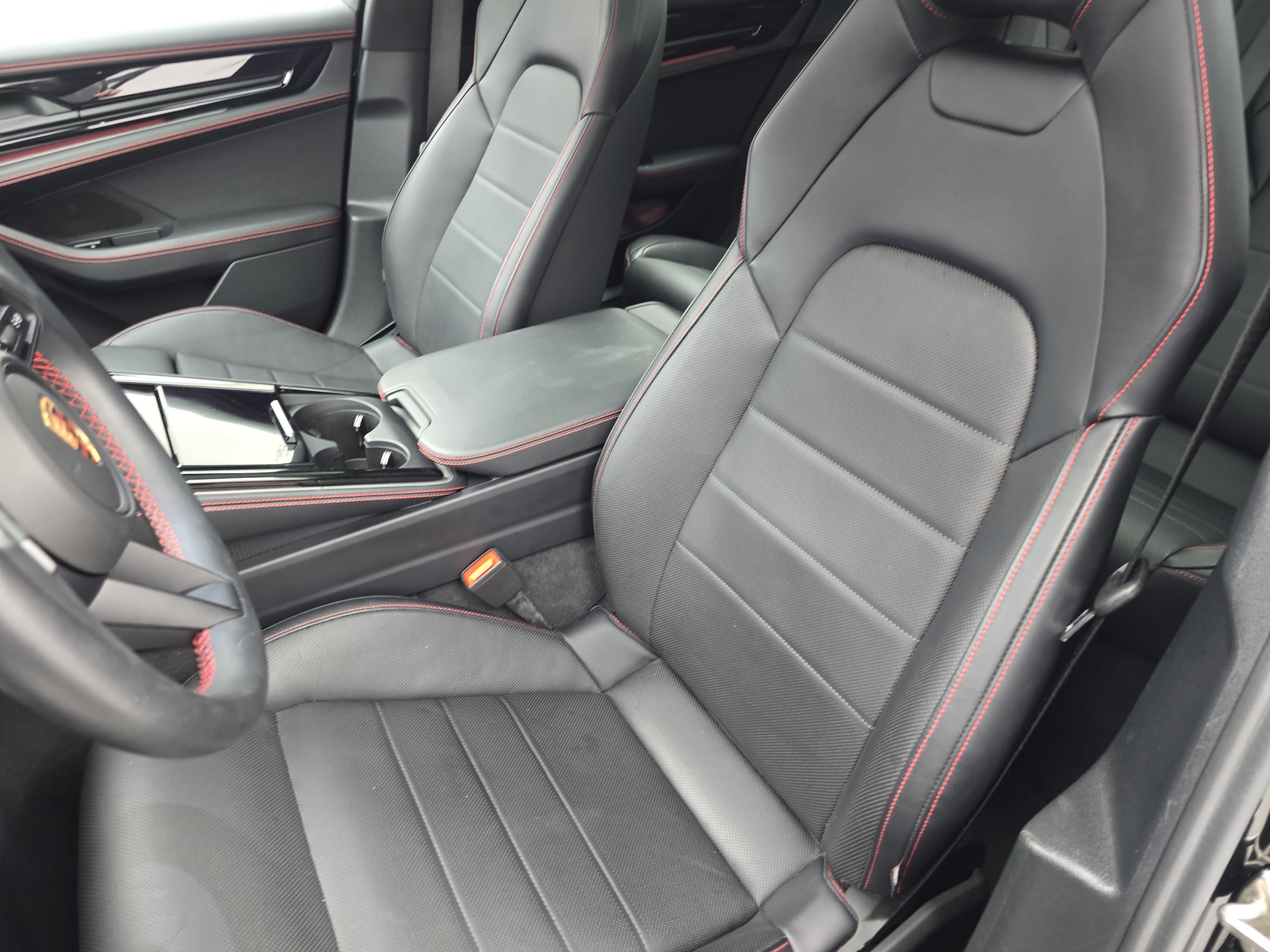 Certified 2025 Porsche Panamera 4 AWD/4WD image 5