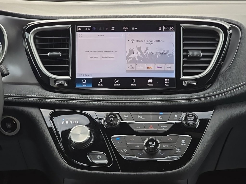 New 2026 Chrysler Pacifica Select image 36
