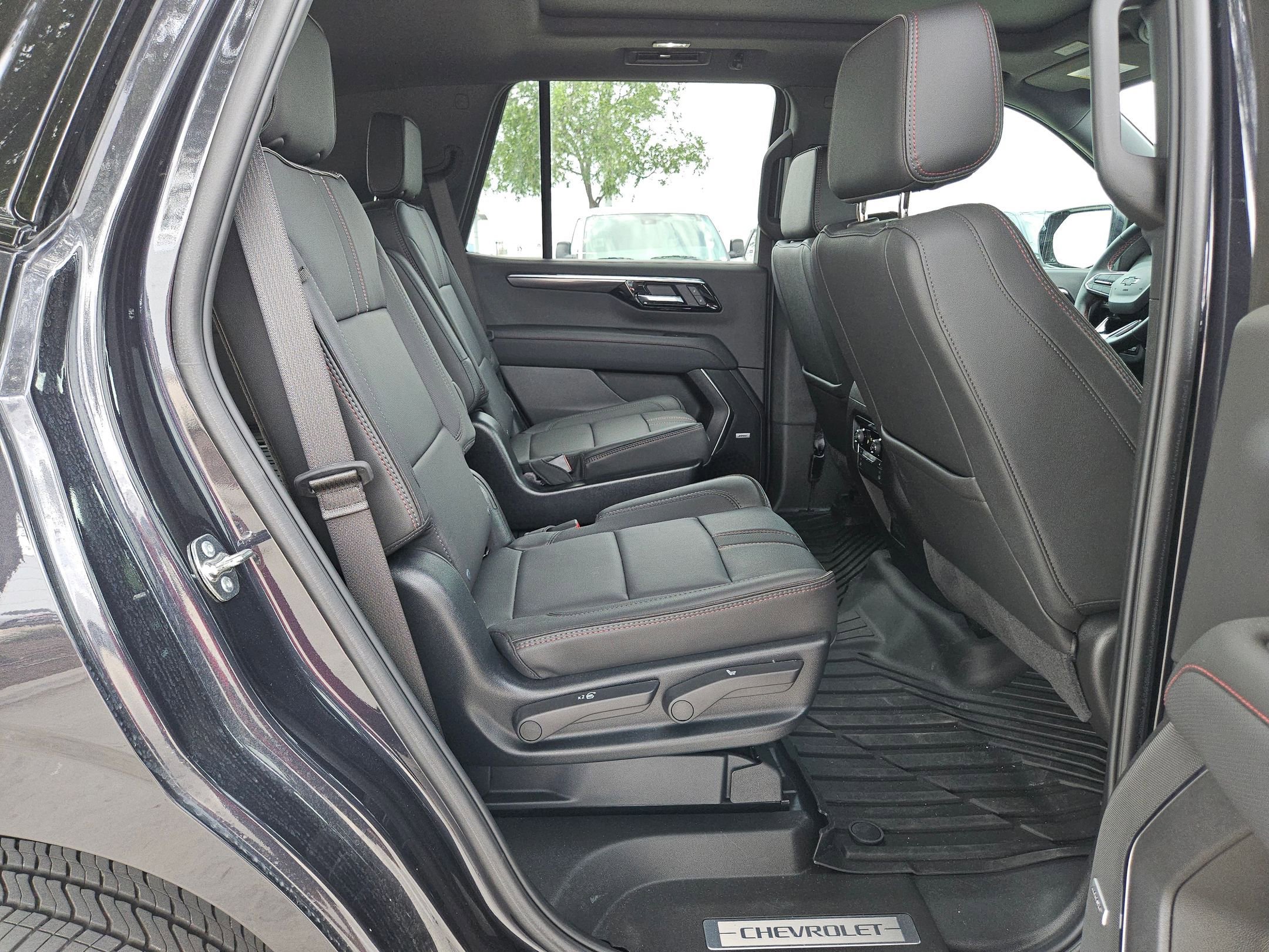 Used 2025 Chevrolet Tahoe RST w/ RST Capability Package image 25