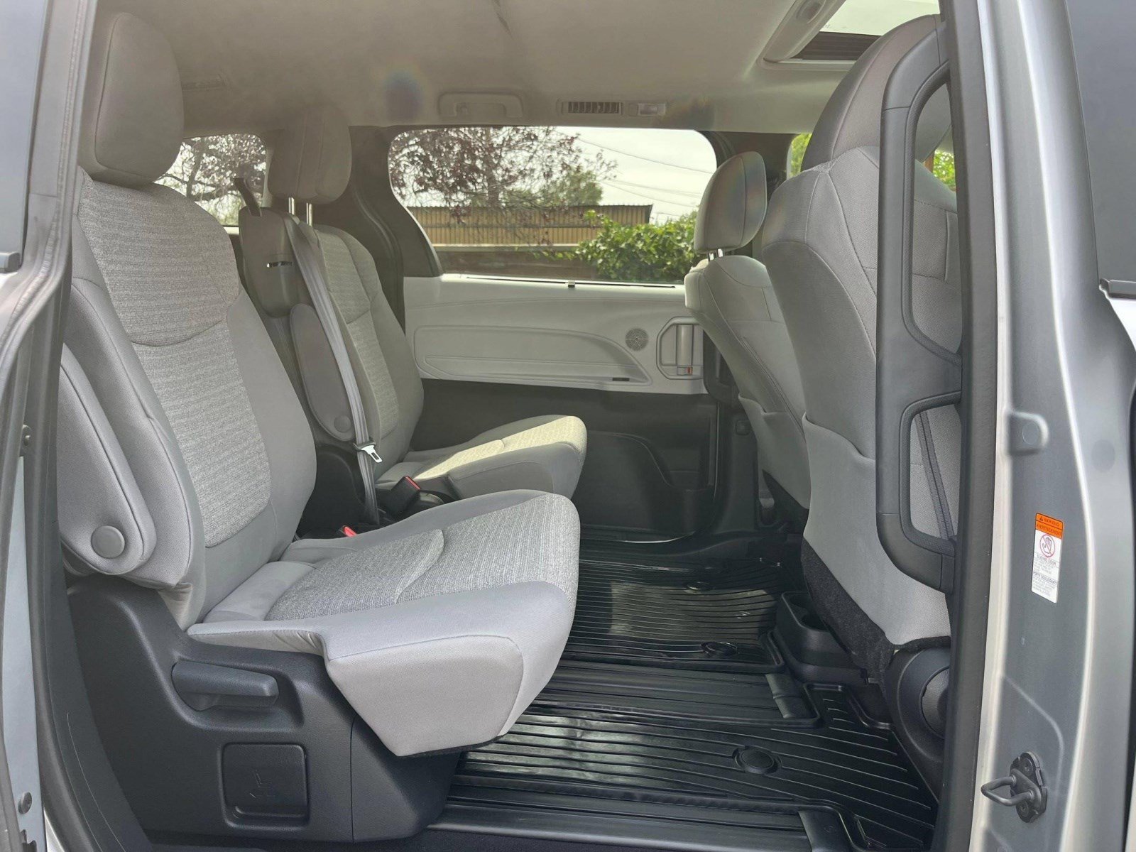 Used 2025 Toyota Sienna LE w/ LE Plus Package AWD/4WD image 27