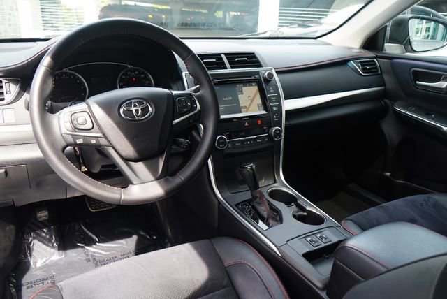 Used 2016 Toyota Camry XSE FWD image 17