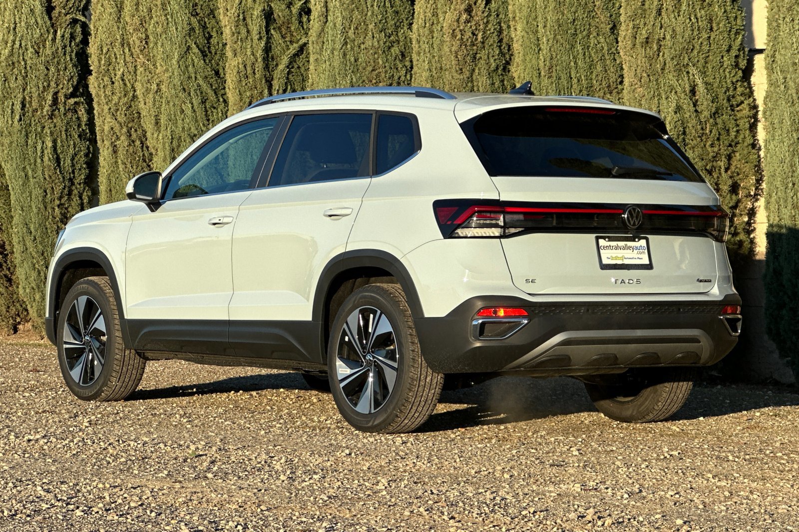 New 2026 Volkswagen Taos SE image 6